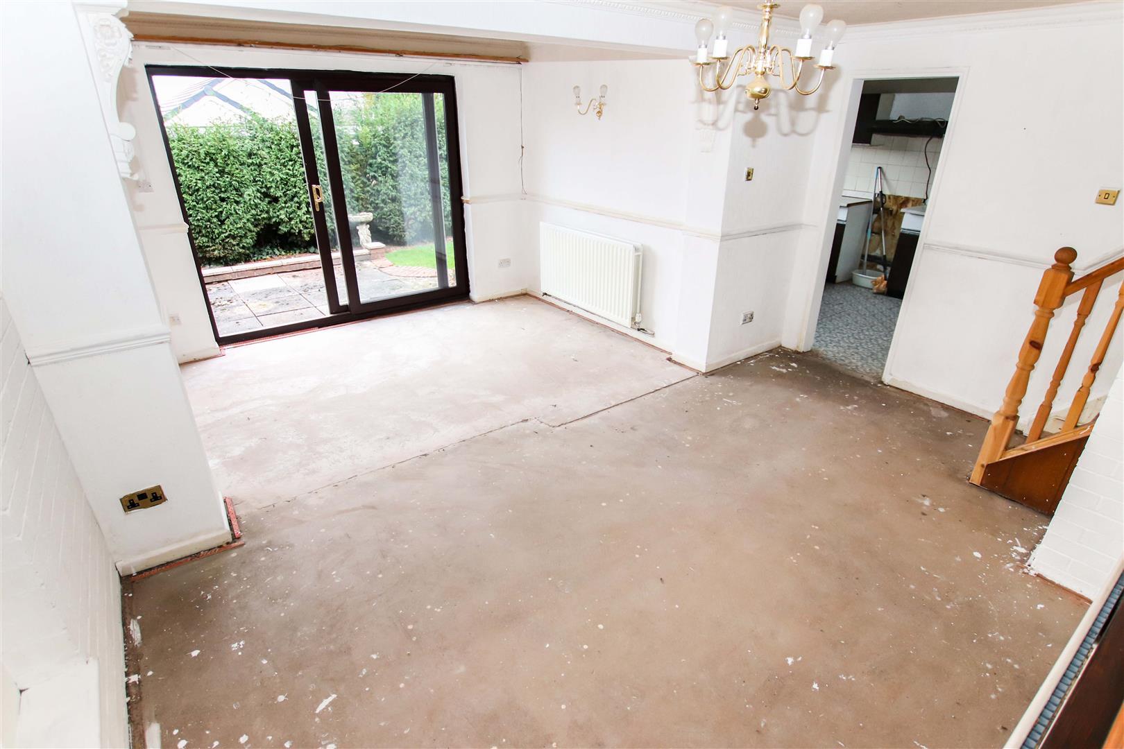 EXTENDED DINING ROOM / FAMILY ROOM